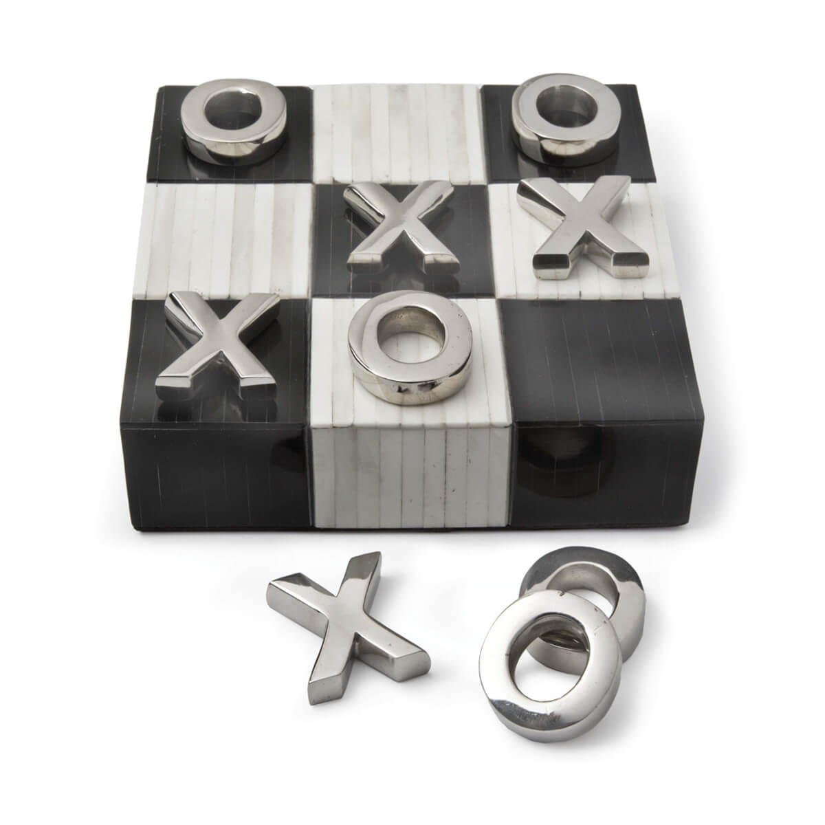chie 　  Baca スクエアトレイ Tic Tac Toe Flat Board With Nickel Pieces | Regina Andrew